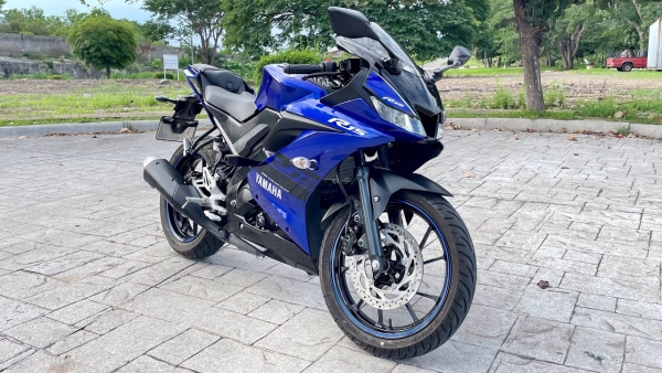 Xe tay côn Yamaha R15 V3