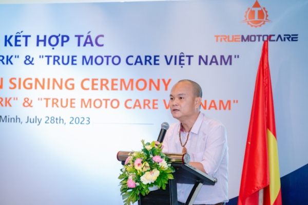 Ông Sơn - chủ cửa hàng True Moto Care Quang Anh