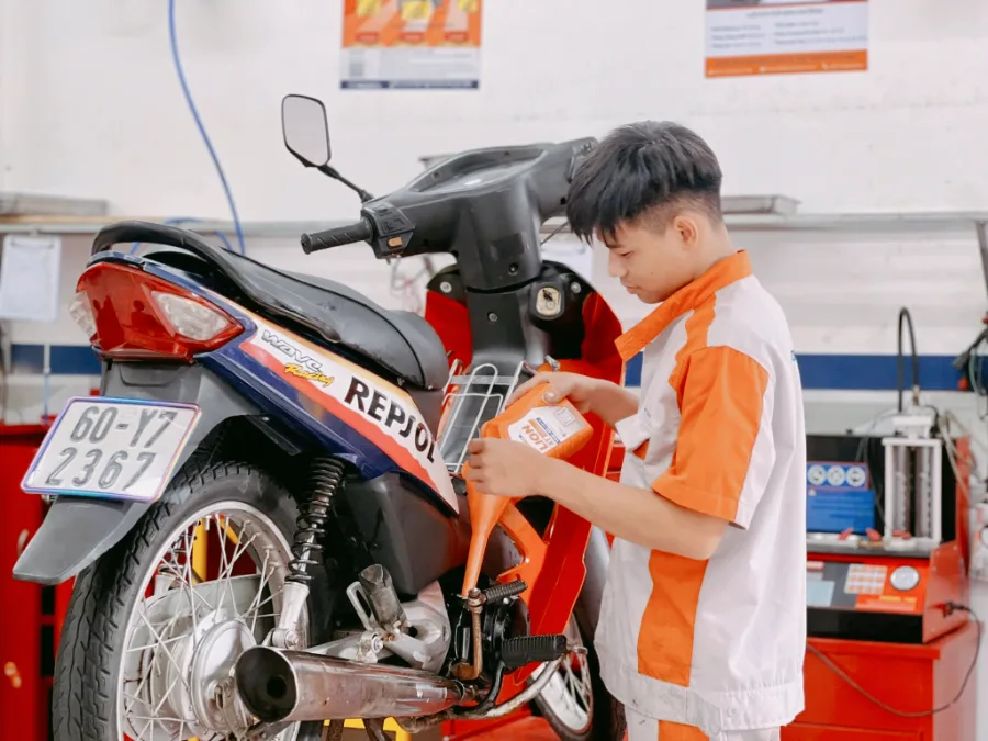 Thay nhớt xe Airblade chính hãng tại True Moto Care