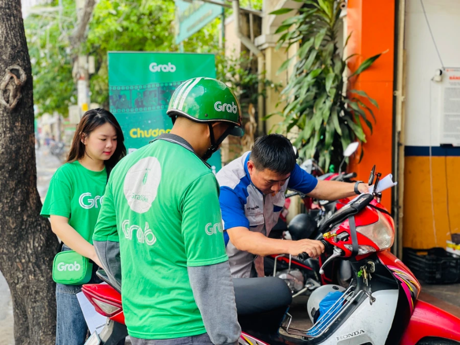 Nhớ bảo dưỡng xe máy thường xuyên để tránh tình trạng xe bị chảy nhớt