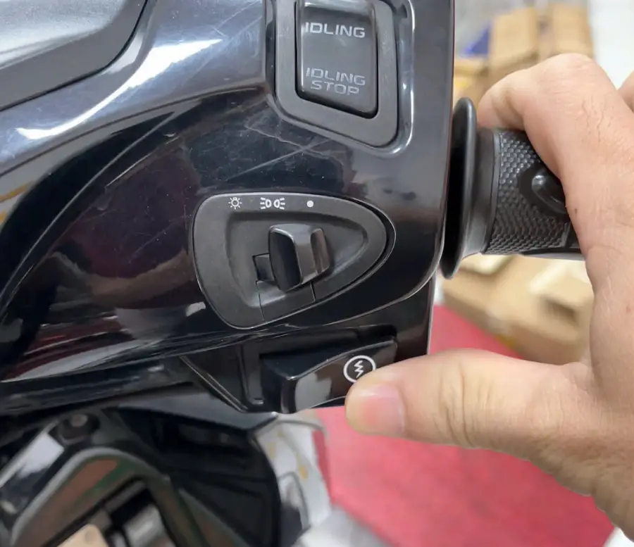Xe máy đề không nổ và cách khắc phục lỗi khởi động phổ biến